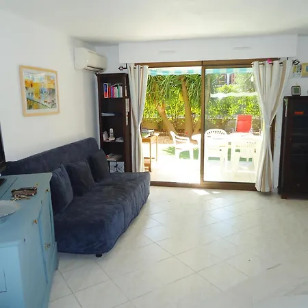 Bel Climatise 2 Pieces A 200m Des Plages Apartment
